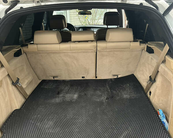 Белый БМВ Х5, объемом двигателя 3 л и пробегом 287 тыс. км за 19500 $, фото 7 на Automoto.ua