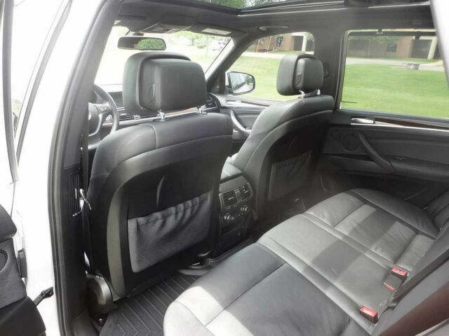 БМВ Х5 2012 в Днепре (Днепропетровске) на Automoto.ua Белый БМВ Х5, объемом двигателя 3 л и пробегом 103 тыс. км за 3500 $, фото 12 на Automoto.ua