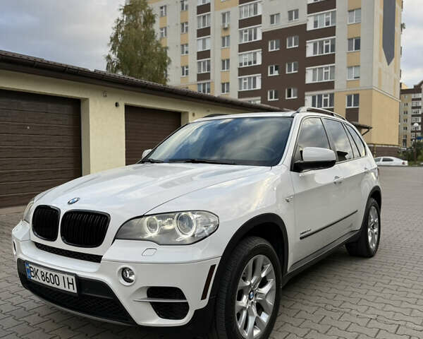 Білий БМВ Х5, об'ємом двигуна 2.99 л та пробігом 259 тис. км за 16000 $, фото 5 на Automoto.ua