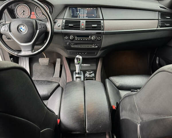Білий БМВ Х5, об'ємом двигуна 3.5 л та пробігом 232 тис. км за 15200 $, фото 12 на Automoto.ua