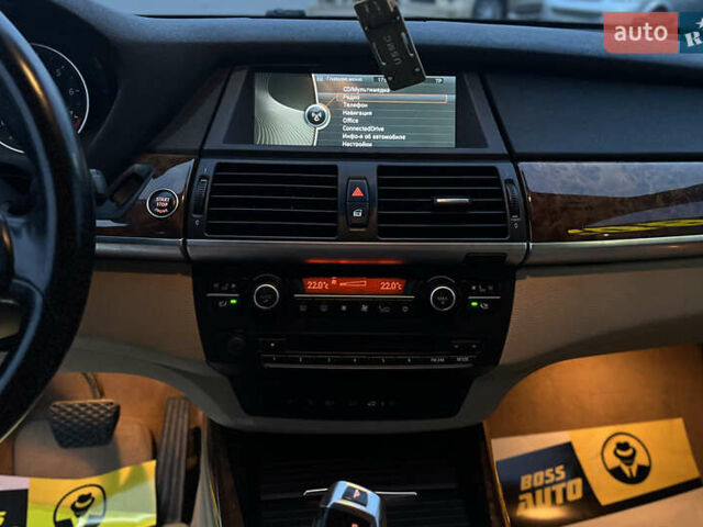 Белый БМВ Х5, объемом двигателя 3 л и пробегом 325 тыс. км за 13700 $, фото 13 на Automoto.ua