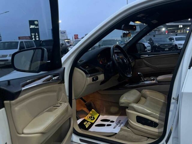 Белый БМВ Х5, объемом двигателя 3 л и пробегом 325 тыс. км за 13700 $, фото 8 на Automoto.ua