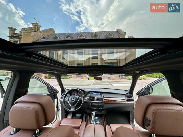 Белый БМВ Х5, объемом двигателя 3 л и пробегом 214 тыс. км за 18499 $, фото 46 на Automoto.ua