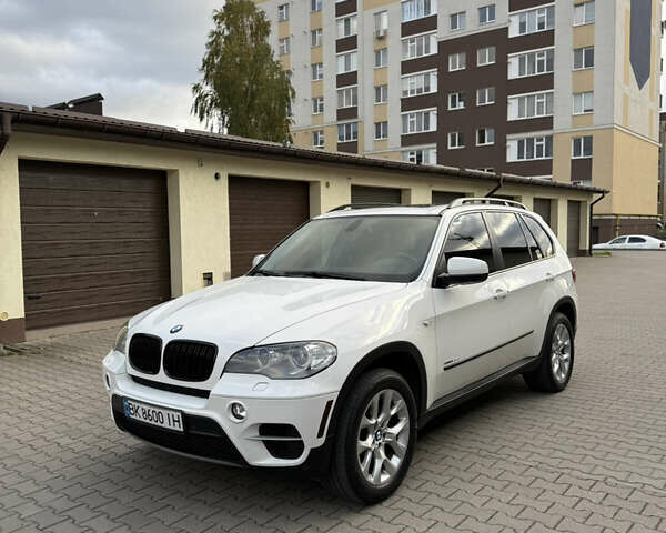 Білий БМВ Х5, об'ємом двигуна 2.99 л та пробігом 259 тис. км за 16000 $, фото 12 на Automoto.ua