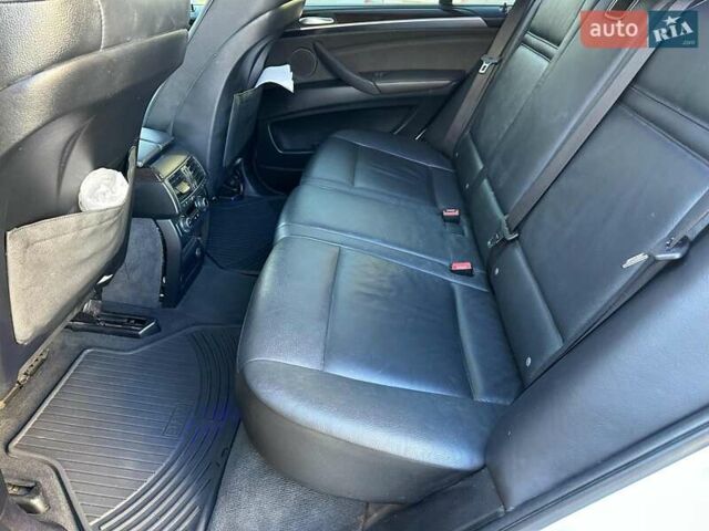 Белый БМВ Х5, объемом двигателя 3 л и пробегом 263 тыс. км за 17490 $, фото 6 на Automoto.ua