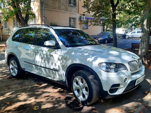 Белый БМВ Х5, объемом двигателя 3 л и пробегом 213 тыс. км за 19000 $, фото 3 на Automoto.ua