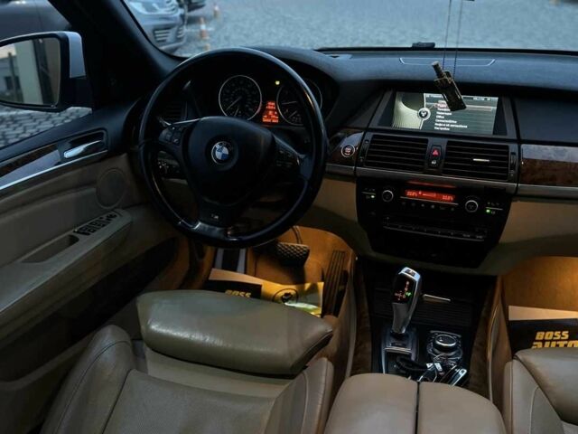 Белый БМВ Х5, объемом двигателя 3 л и пробегом 325 тыс. км за 13700 $, фото 9 на Automoto.ua