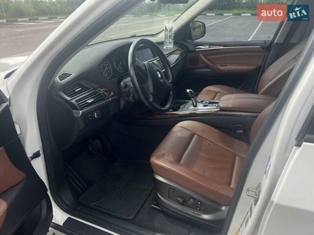 Белый БМВ Х5, объемом двигателя 3 л и пробегом 189 тыс. км за 21500 $, фото 20 на Automoto.ua