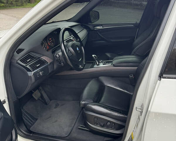 Білий БМВ Х5, об'ємом двигуна 3.5 л та пробігом 232 тис. км за 15200 $, фото 11 на Automoto.ua