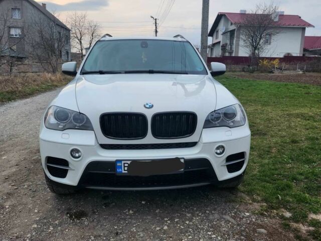 Белый БМВ Х5, объемом двигателя 3 л и пробегом 215 тыс. км за 16800 $, фото 1 на Automoto.ua