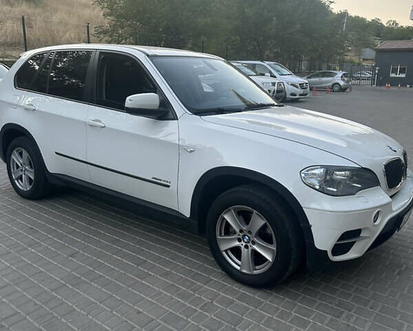 Білий БМВ Х5, об'ємом двигуна 2.99 л та пробігом 190 тис. км за 17500 $, фото 45 на Automoto.ua