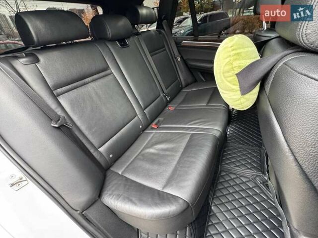 Белый БМВ Х5, объемом двигателя 2.98 л и пробегом 291 тыс. км за 16990 $, фото 9 на Automoto.ua