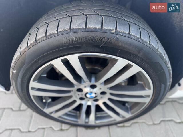 Белый БМВ Х5, объемом двигателя 3 л и пробегом 234 тыс. км за 15800 $, фото 93 на Automoto.ua