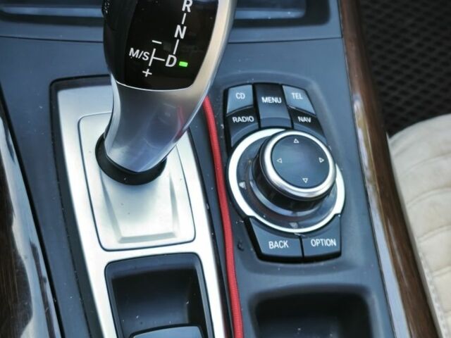 Белый БМВ Х5, объемом двигателя 3 л и пробегом 320 тыс. км за 16000 $, фото 2 на Automoto.ua