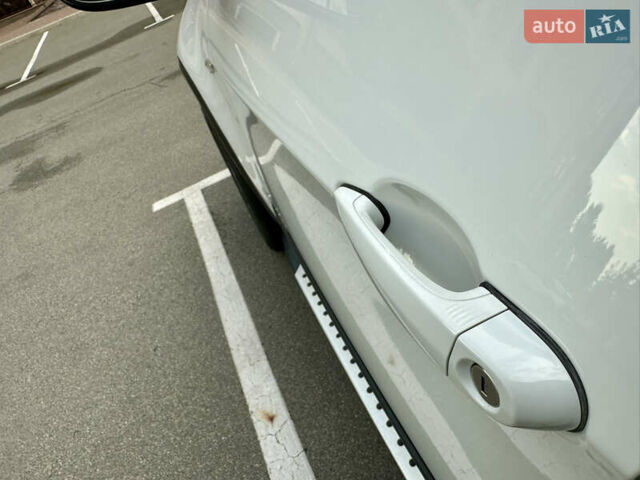 Белый БМВ Х5, объемом двигателя 3 л и пробегом 214 тыс. км за 18499 $, фото 29 на Automoto.ua