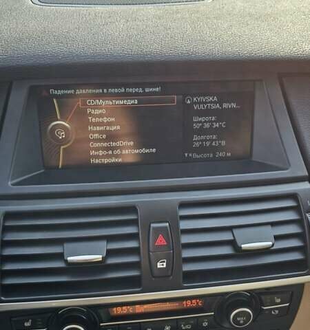 Белый БМВ Х5, объемом двигателя 3 л и пробегом 347 тыс. км за 17000 $, фото 17 на Automoto.ua