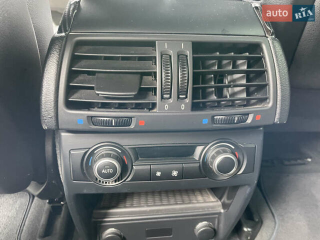 Белый БМВ Х5, объемом двигателя 2.98 л и пробегом 226 тыс. км за 14000 $, фото 7 на Automoto.ua