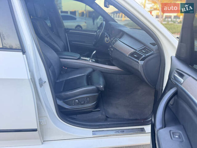 Белый БМВ Х5, объемом двигателя 3 л и пробегом 234 тыс. км за 15800 $, фото 45 на Automoto.ua