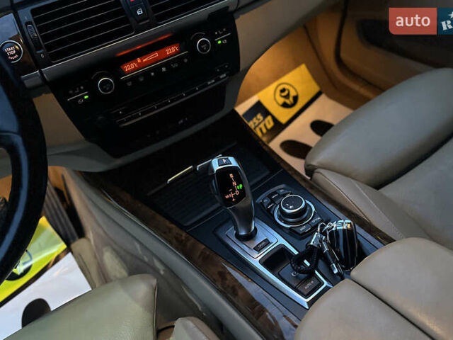 Белый БМВ Х5, объемом двигателя 3 л и пробегом 325 тыс. км за 13700 $, фото 12 на Automoto.ua