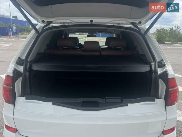 Белый БМВ Х5, объемом двигателя 3 л и пробегом 189 тыс. км за 21500 $, фото 29 на Automoto.ua