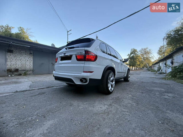 Белый БМВ Х5, объемом двигателя 3.5 л и пробегом 315 тыс. км за 18000 $, фото 9 на Automoto.ua