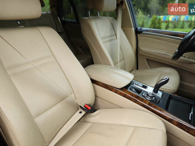 Белый БМВ Х5, объемом двигателя 3 л и пробегом 244 тыс. км за 17500 $, фото 12 на Automoto.ua