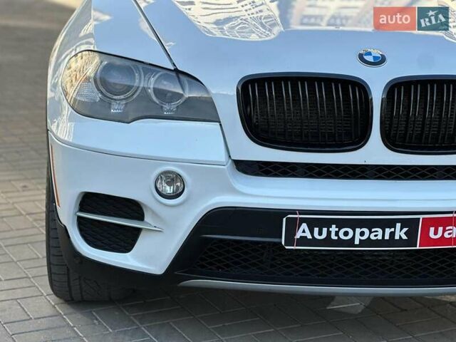 Белый БМВ Х5, объемом двигателя 3 л и пробегом 263 тыс. км за 17490 $, фото 3 на Automoto.ua