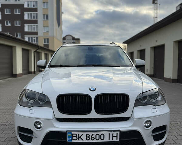 Білий БМВ Х5, об'ємом двигуна 2.99 л та пробігом 259 тис. км за 16000 $, фото 39 на Automoto.ua