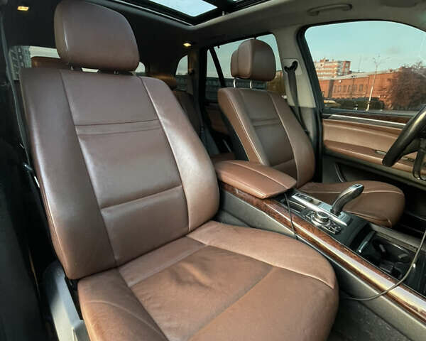 Белый БМВ Х5, объемом двигателя 2.98 л и пробегом 238 тыс. км за 13800 $, фото 9 на Automoto.ua