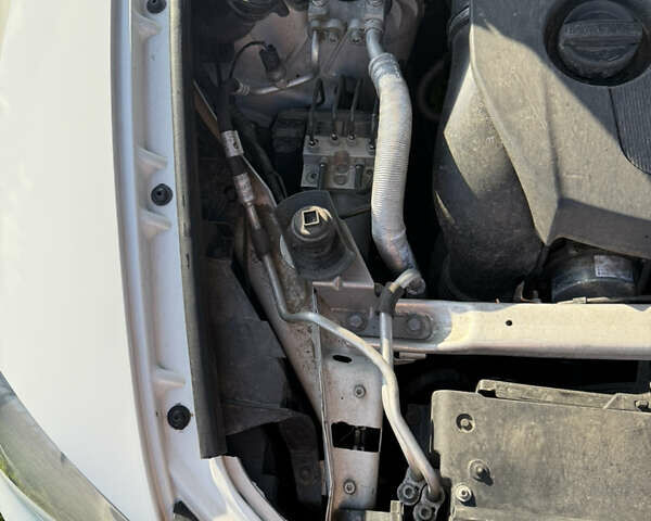 Белый БМВ Х5, объемом двигателя 3 л и пробегом 157 тыс. км за 21300 $, фото 45 на Automoto.ua