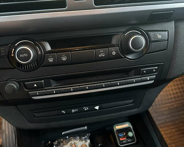 Білий БМВ Х5, об'ємом двигуна 2.99 л та пробігом 190 тис. км за 17500 $, фото 14 на Automoto.ua