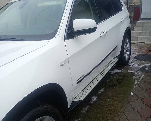 Белый БМВ Х5, объемом двигателя 3 л и пробегом 240 тыс. км за 13500 $, фото 2 на Automoto.ua
