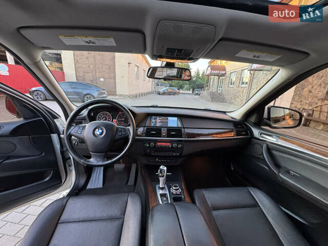 Білий БМВ Х5, об'ємом двигуна 3 л та пробігом 330 тис. км за 15200 $, фото 78 на Automoto.ua