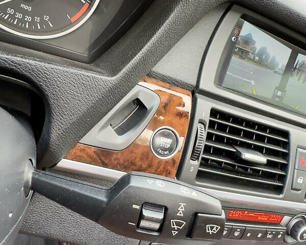 Білий БМВ Х5, об'ємом двигуна 3 л та пробігом 214 тис. км за 18999 $, фото 52 на Automoto.ua