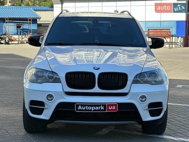 Белый БМВ Х5, объемом двигателя 3 л и пробегом 263 тыс. км за 17490 $, фото 1 на Automoto.ua