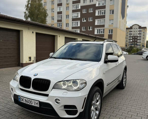 Білий БМВ Х5, об'ємом двигуна 2.99 л та пробігом 259 тис. км за 16000 $, фото 49 на Automoto.ua