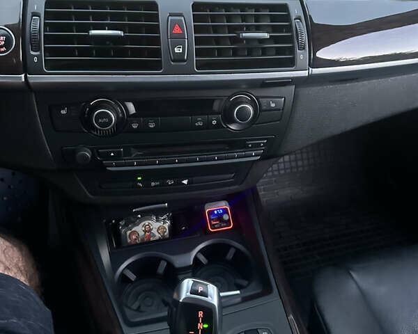 Білий БМВ Х5, об'ємом двигуна 2.99 л та пробігом 190 тис. км за 17500 $, фото 3 на Automoto.ua