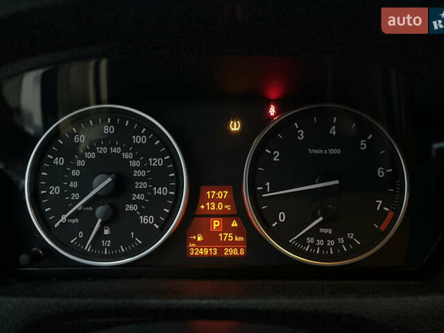 Белый БМВ Х5, объемом двигателя 3 л и пробегом 325 тыс. км за 13700 $, фото 14 на Automoto.ua