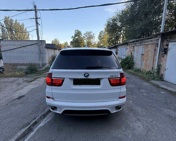Белый БМВ Х5, объемом двигателя 3.5 л и пробегом 315 тыс. км за 18000 $, фото 11 на Automoto.ua