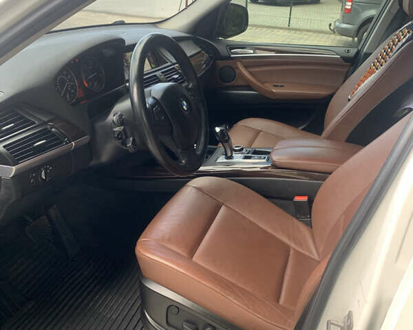 Белый БМВ Х5, объемом двигателя 3 л и пробегом 223 тыс. км за 18500 $, фото 7 на Automoto.ua