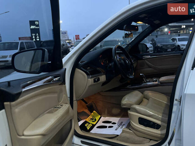 Белый БМВ Х5, объемом двигателя 3 л и пробегом 325 тыс. км за 13700 $, фото 8 на Automoto.ua