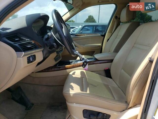 Белый БМВ Х5, объемом двигателя 3 л и пробегом 180 тыс. км за 2000 $, фото 6 на Automoto.ua