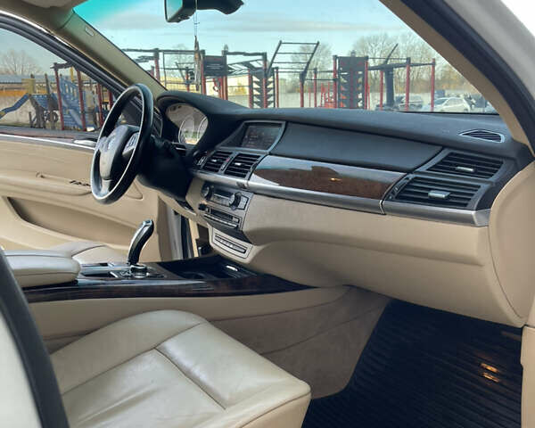 Белый БМВ Х5, объемом двигателя 2.98 л и пробегом 228 тыс. км за 13999 $, фото 40 на Automoto.ua