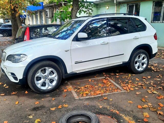 Белый БМВ Х5, объемом двигателя 3 л и пробегом 213 тыс. км за 19000 $, фото 1 на Automoto.ua