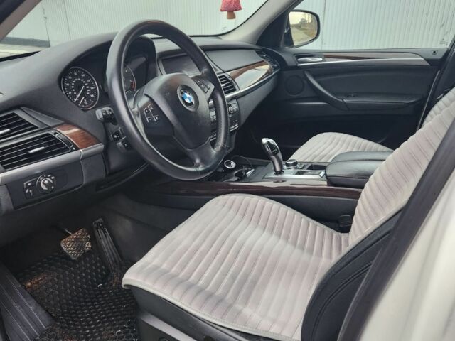 Белый БМВ Х5, объемом двигателя 3 л и пробегом 215 тыс. км за 16800 $, фото 4 на Automoto.ua