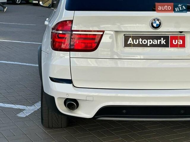 Белый БМВ Х5, объемом двигателя 3 л и пробегом 263 тыс. км за 17490 $, фото 17 на Automoto.ua