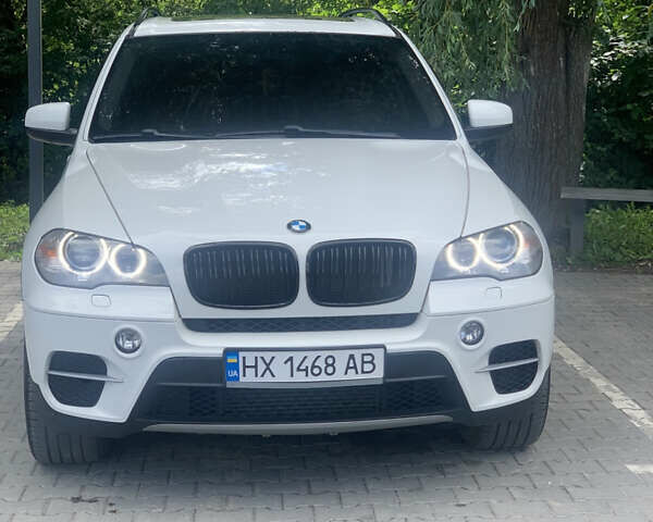 Белый БМВ Х5, объемом двигателя 3 л и пробегом 223 тыс. км за 18500 $, фото 1 на Automoto.ua