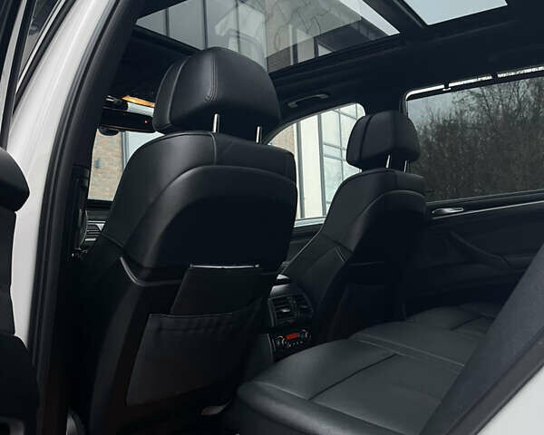 Белый БМВ Х5, объемом двигателя 2.99 л и пробегом 270 тыс. км за 19200 $, фото 40 на Automoto.ua