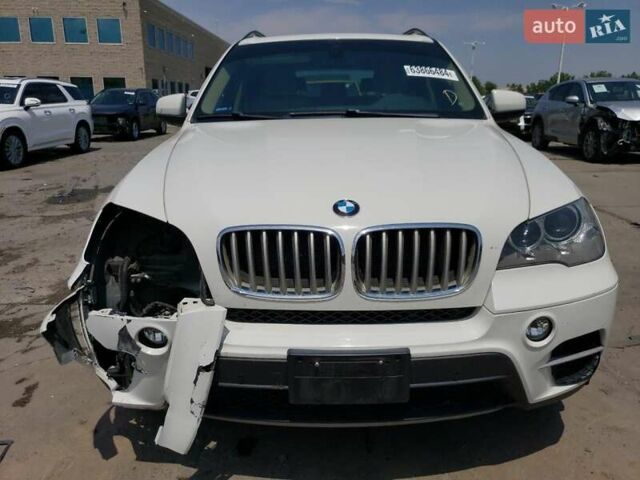 Белый БМВ Х5, объемом двигателя 3 л и пробегом 180 тыс. км за 2000 $, фото 4 на Automoto.ua