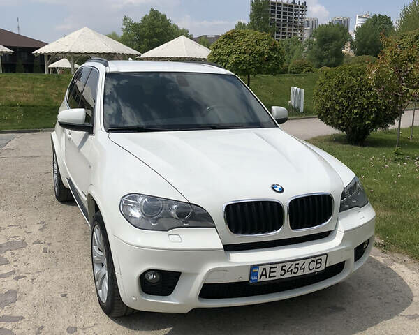 Белый БМВ Х5, объемом двигателя 3 л и пробегом 190 тыс. км за 17000 $, фото 5 на Automoto.ua